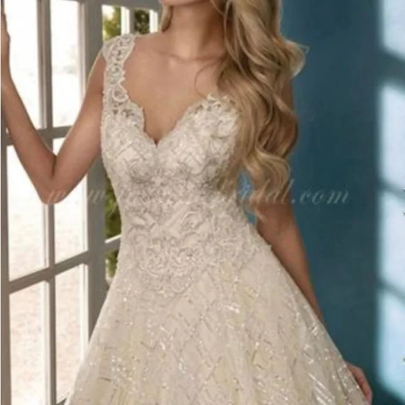 Jasmine Collection Sz 6 Wedding Ball Gown Sequence/lace dress